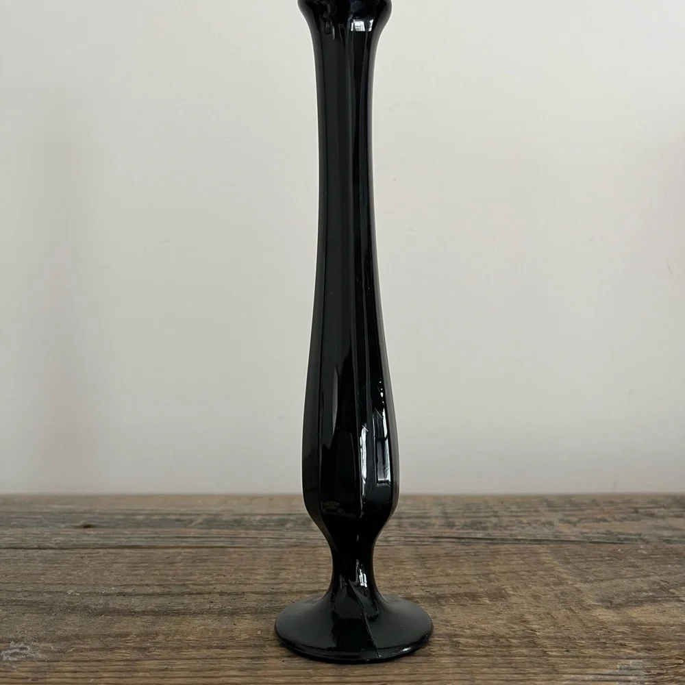 Elegant Black Pulled Stretch Vase